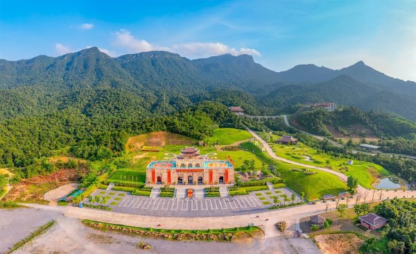 Toàn cảnh khu du lịch tâm linh - sinh thái Tây Yên Tử 