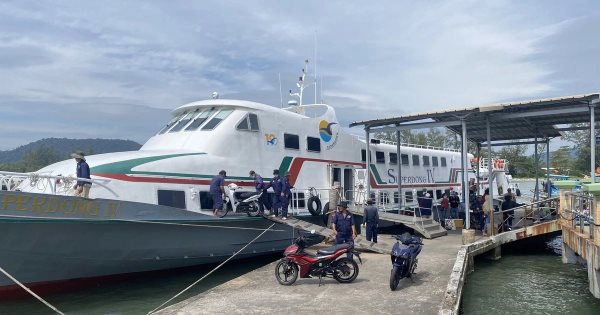 Các hoạt động du lịch cần cập nhật dự báo thời tiết để tránh bão