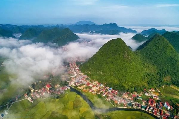 Lạng Sơn nổi bật với nhiều cảnh đẹp thiên nhiên hùng vĩ